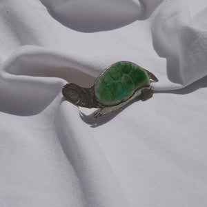 Brooch - Tortoise silver enamelled