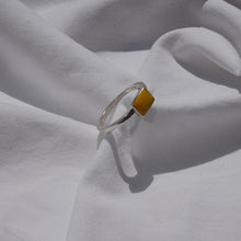 Load image into Gallery viewer, Ring Yellow Resin
