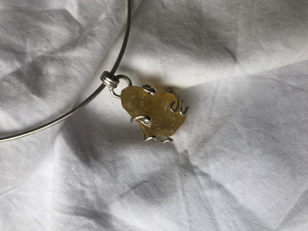 Amber pendant
